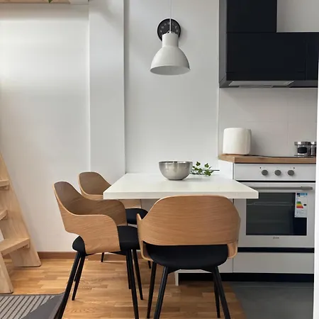 V Apartment *